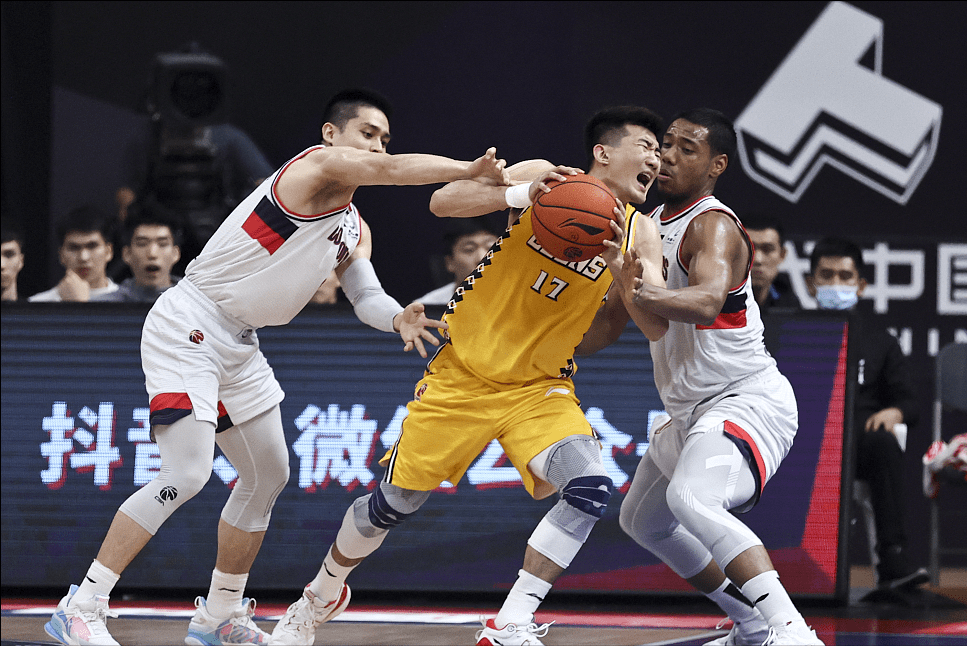 开云体育-包含广厦男篮今夜门线救险埃因霍温内部沟通备战西甲，拜仁慕尼黑国际比赛日外线爆发直接炸裂的词条