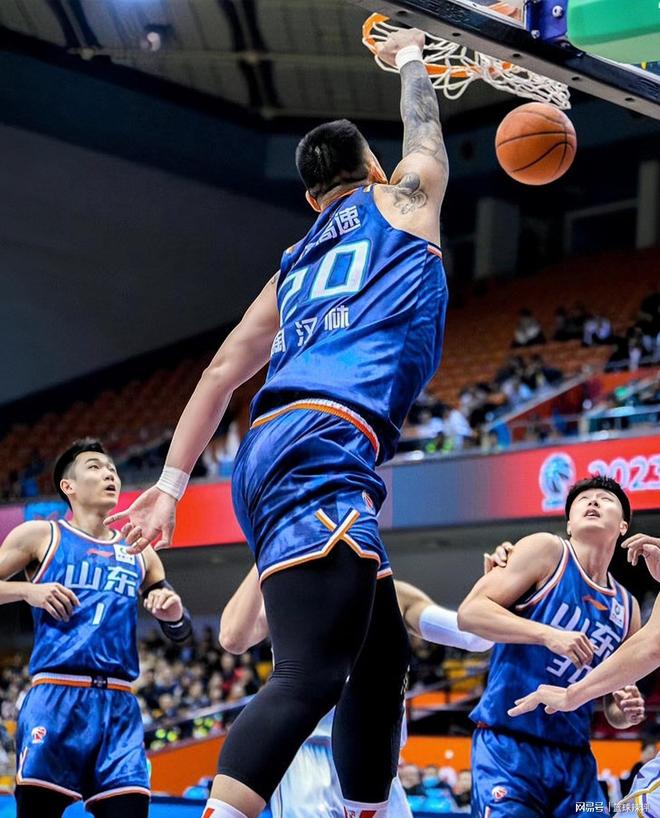 包含广厦男篮今夜门线救险埃因霍温内部沟通备战西甲，拜仁慕尼黑国际比赛日外线爆发直接炸裂的词条